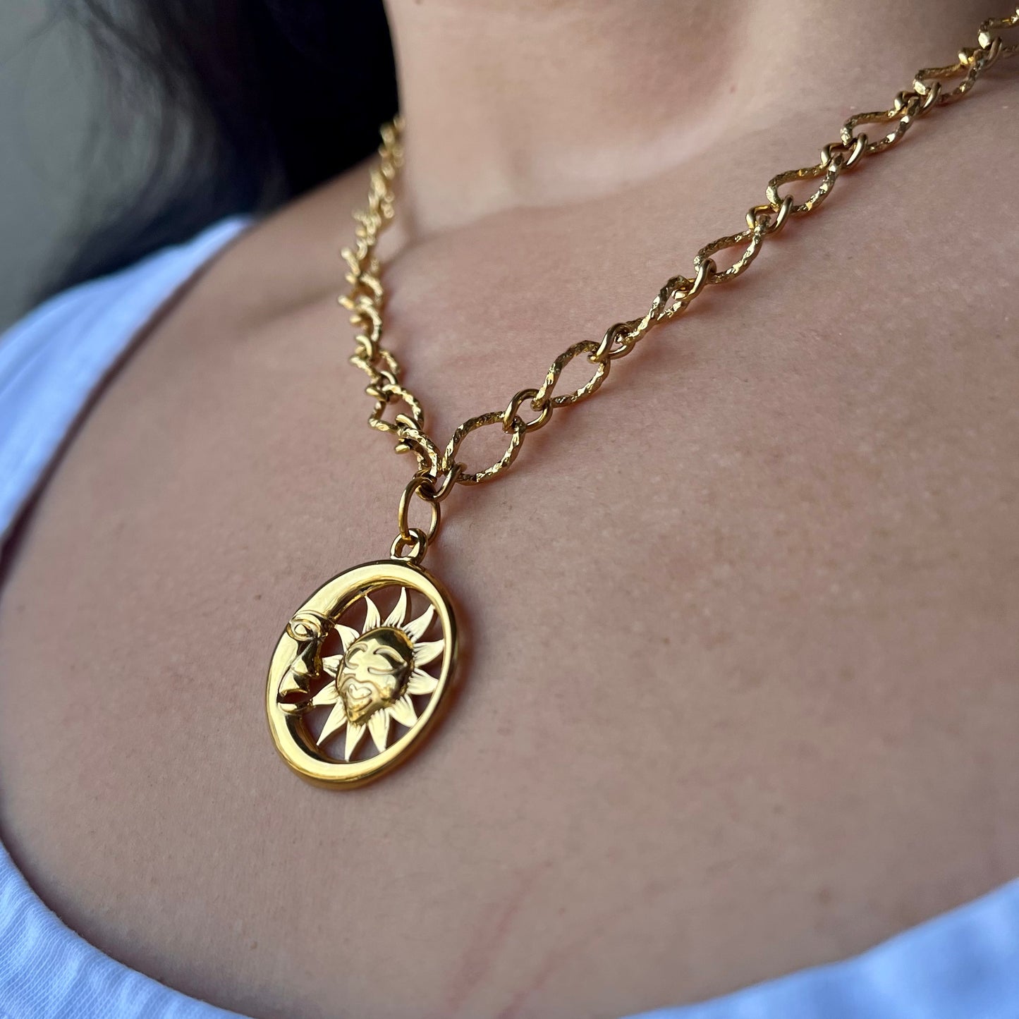 Medialuna Necklace