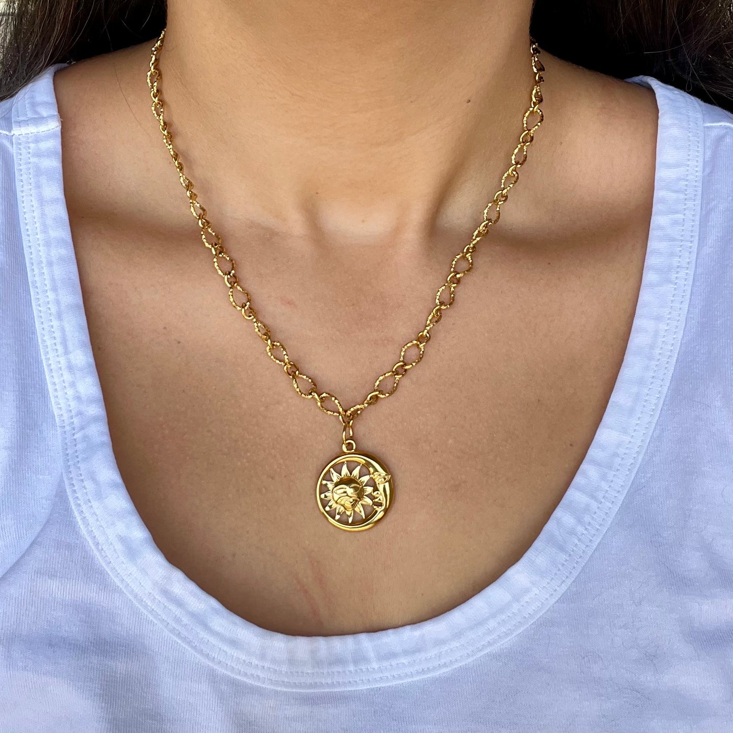 Medialuna Necklace